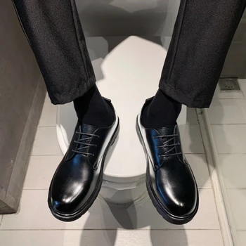 Moška Obutev 2023 Novo Poletje Britanski Black Priložnostne Usnjeni Čevlji za Moške Študenti Poslovnih Veliko Glavo Delo Moda ShoesGenuine Leathe