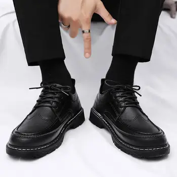 Usnjeni Čevlji za Moške Jeseni Leta 2023 Nove Športne Business Casual Čevlji Britanski Stil Črni Fantje Moške Mehko Dno Čevlji